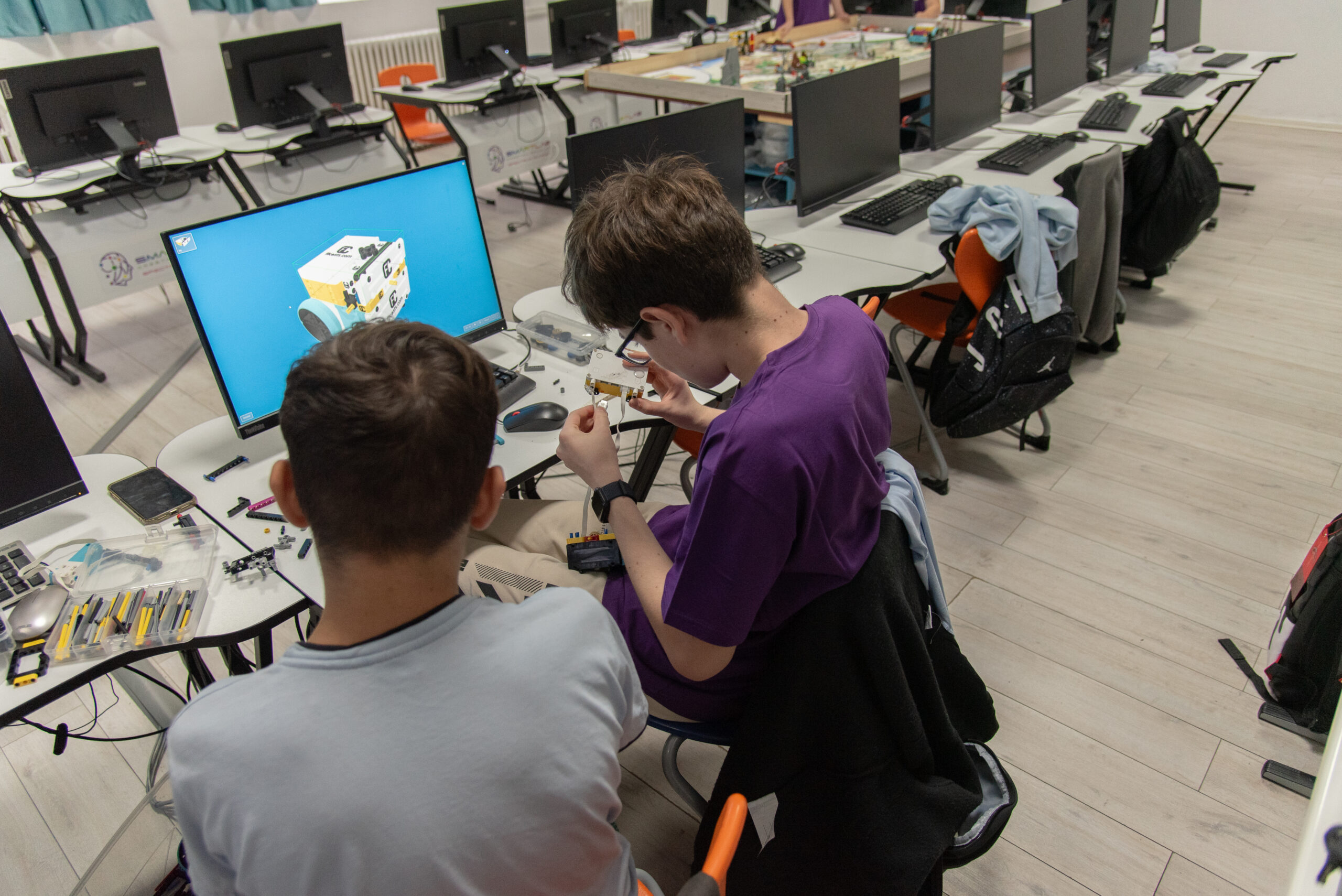 Robotics Lab Gimnaziu